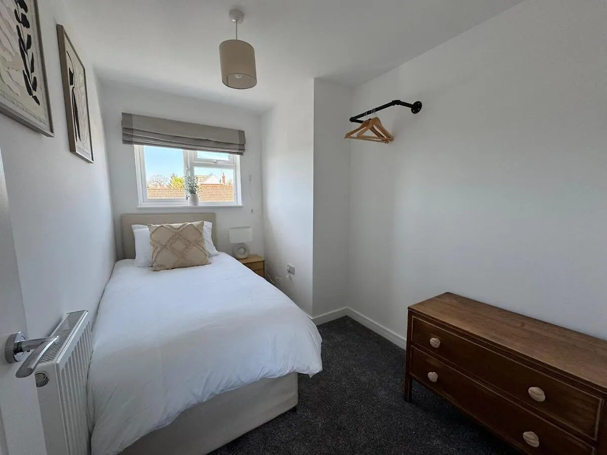 Modern & Spacious Home In Exeter - Smart Tv & Xbox Holiday home