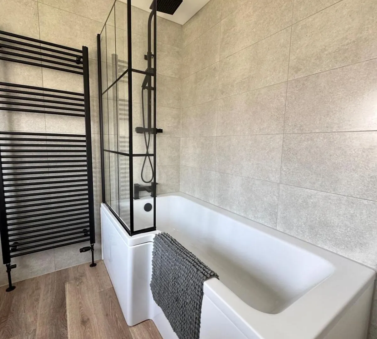 Modern & Spacious Home In Exeter - Smart Tv & Xbox