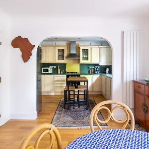 Beautiful Waterside House On Quay Holiday home